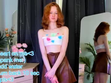 girl
        navy_blush cam image #2318137