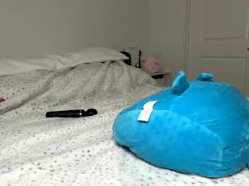girl
        xvno cam image #3514409