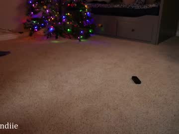 girl
        bestblondiiecb cam image #3842458