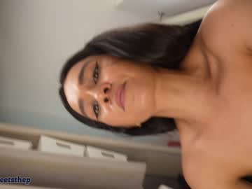 girl
        sweetsthep22 cam image #2577475