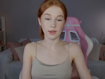 girl
        leahsthetics cam image #4251445