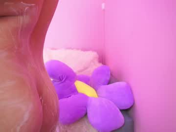 girl
        little_effy18_ cam image #4413668