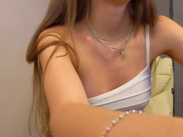 girl
        wanda_robinson cam image #3785457