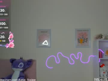 girl
        katiefoxie cam image #3820715