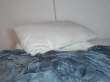 girl
        frenchava cam image #1454800