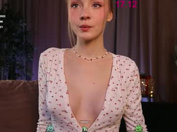 girl
        lissa_meooow cam image #3806520