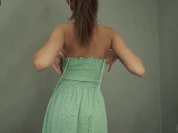 girl
        tessarosse_ cam image #1370494