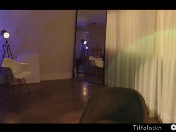 girl
        tifalock_ cam image #194590