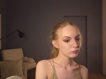 girl
        darlenebones cam image #2476290