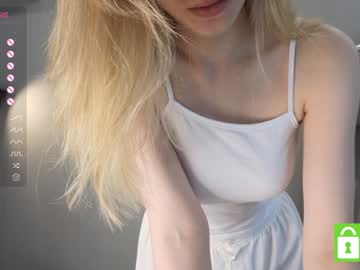girl
        taitfollin cam image #3080197