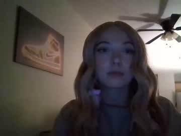 girl
        angelgrl444 cam image #2274442