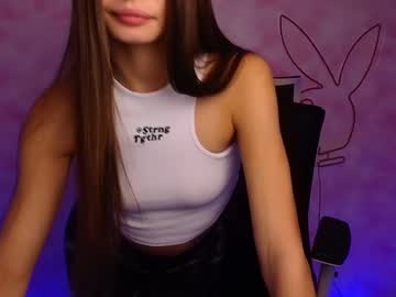 girl
        stasy_milk cam image #3572612