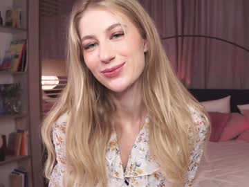 girl
        _icecrystal cam image #3520262