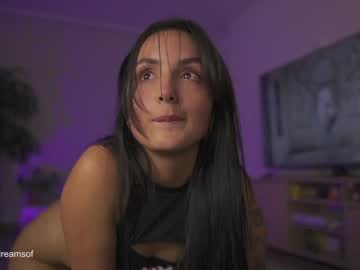 girl
        annie_dreams cam image #2029721
