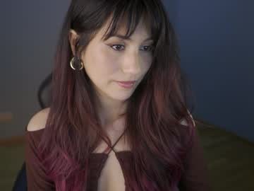 girl
        greeny_mat cam image #4484580