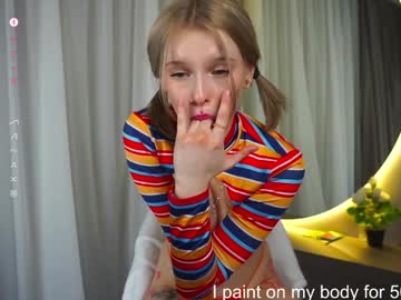 girl
        odeliabrownell cam image #3893544