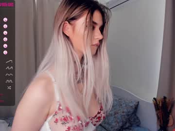 girl
        elfas_cute cam image #1317337