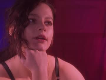 girl
        lorienn cam image #2527493