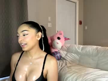 girl
        dreamy_gabriella01 cam image #3637757