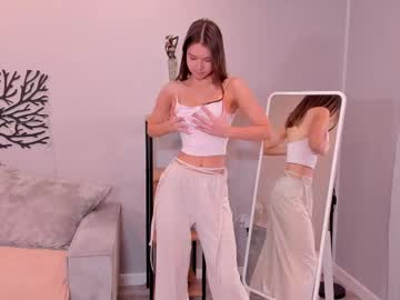 girl
        odiliaedge cam image #4484095
