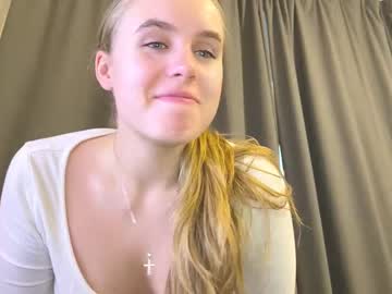 girl
        _raabbit_ cam image #1368528