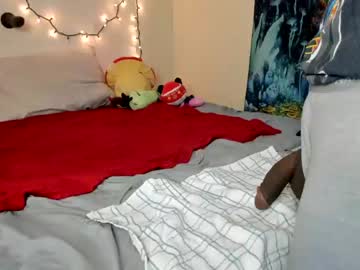 couple
        a_mariejuana69 cam image #2591872