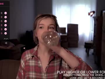 girl
        lucydelovely cam image #1715894