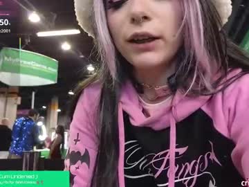 girl
        crimsonkitten cam image #4361187