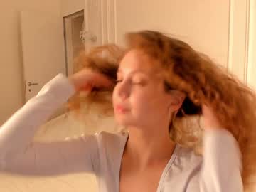 girl
        landrycarney cam image #2044009