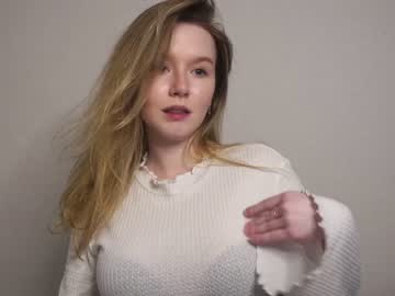 girl
        moon_milking cam image #1949846