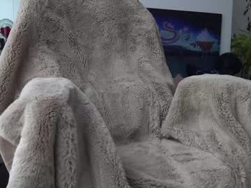 girl
        beyllove_d cam image #1890037