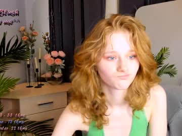 girl
        navy_blush cam image #2305137