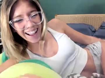 girl
        oliviahansleyy cam image #2815080