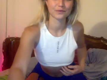 girl
        alexia_______ cam image #2134115