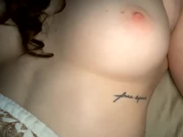 girl
        emersoncane cam image #2913612