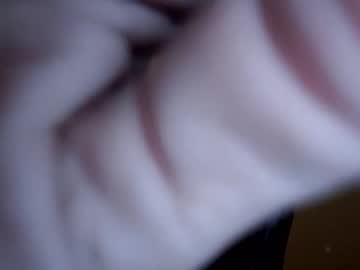 girl
        dirtynerdy30 cam image #2432463
