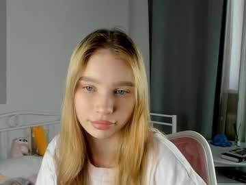 girl
        solsticea cam image #4347101