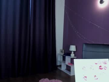 girl
        goldy_grace cam image #1485442