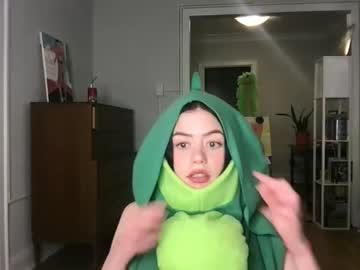 girl
        littlesugarpea cam image #2196549