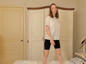 girl
        gracekrueger cam image #1821596