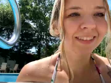 girl
        stacimarierose cam image #2946806