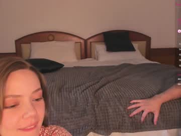 couple
        maypeach cam image #1924875