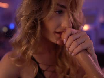 girl
        hannahjames710 cam image #1050395