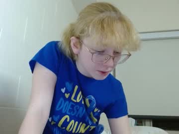 girl
        blonde_katie cam image #2312221