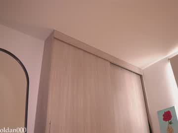 girl
        laura_roldan cam image #3903472