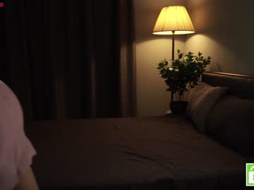 girl
        tessarosse_ cam image #1221827