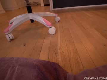 girl
        bailey_eilish cam image #1462999