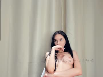 girl
        riskyproject cam image #1531166