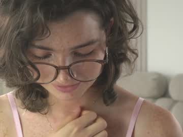 girl
        you_fell_in_love cam image #3237859