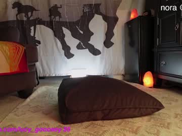 girl
        lucy_gooosey cam image #1948555